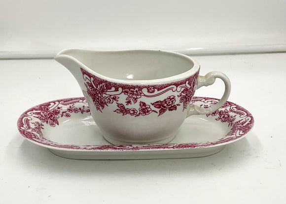 Gravy Boat with plate