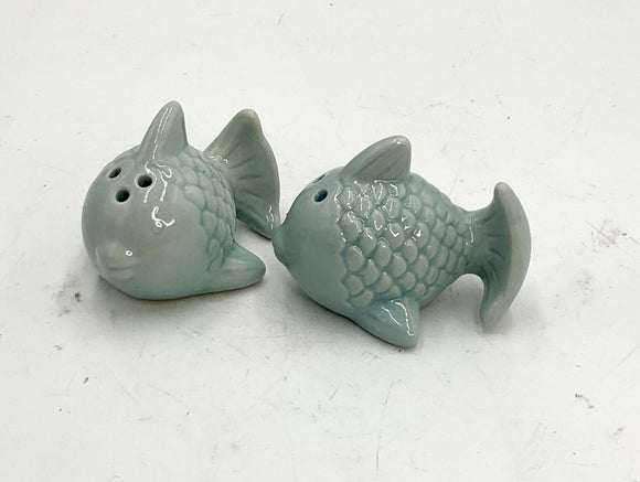 Fish salt pepper shakers