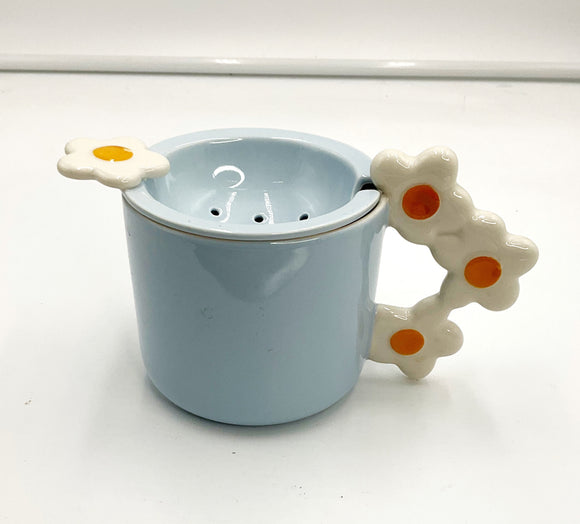 Daisy cup with strainer
