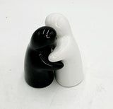 Hugging Salt Pepper shakers