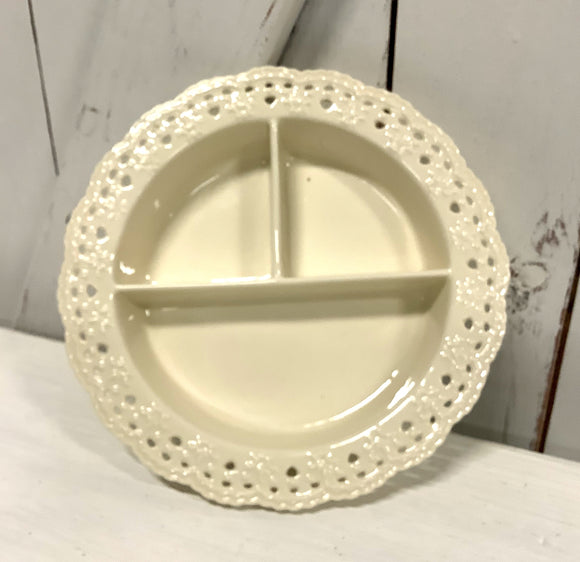 Divided lace dish