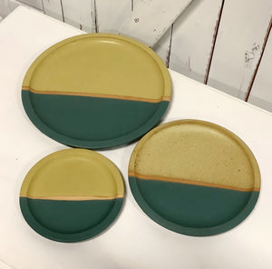Pottery Plate Set