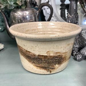Speckled cream pottery bowl