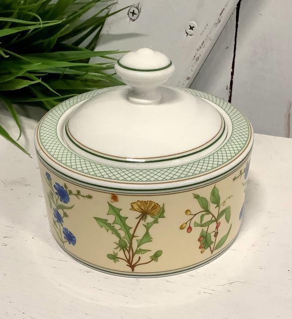 Villeroy & Boch covered dish