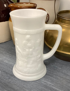 Mug with handle, milk glass