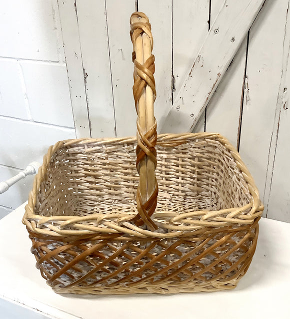 Two tone basket